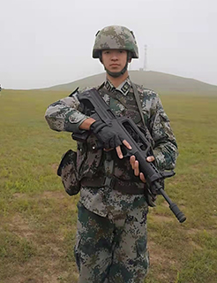 雷家樂 教官 代號：狼鷹